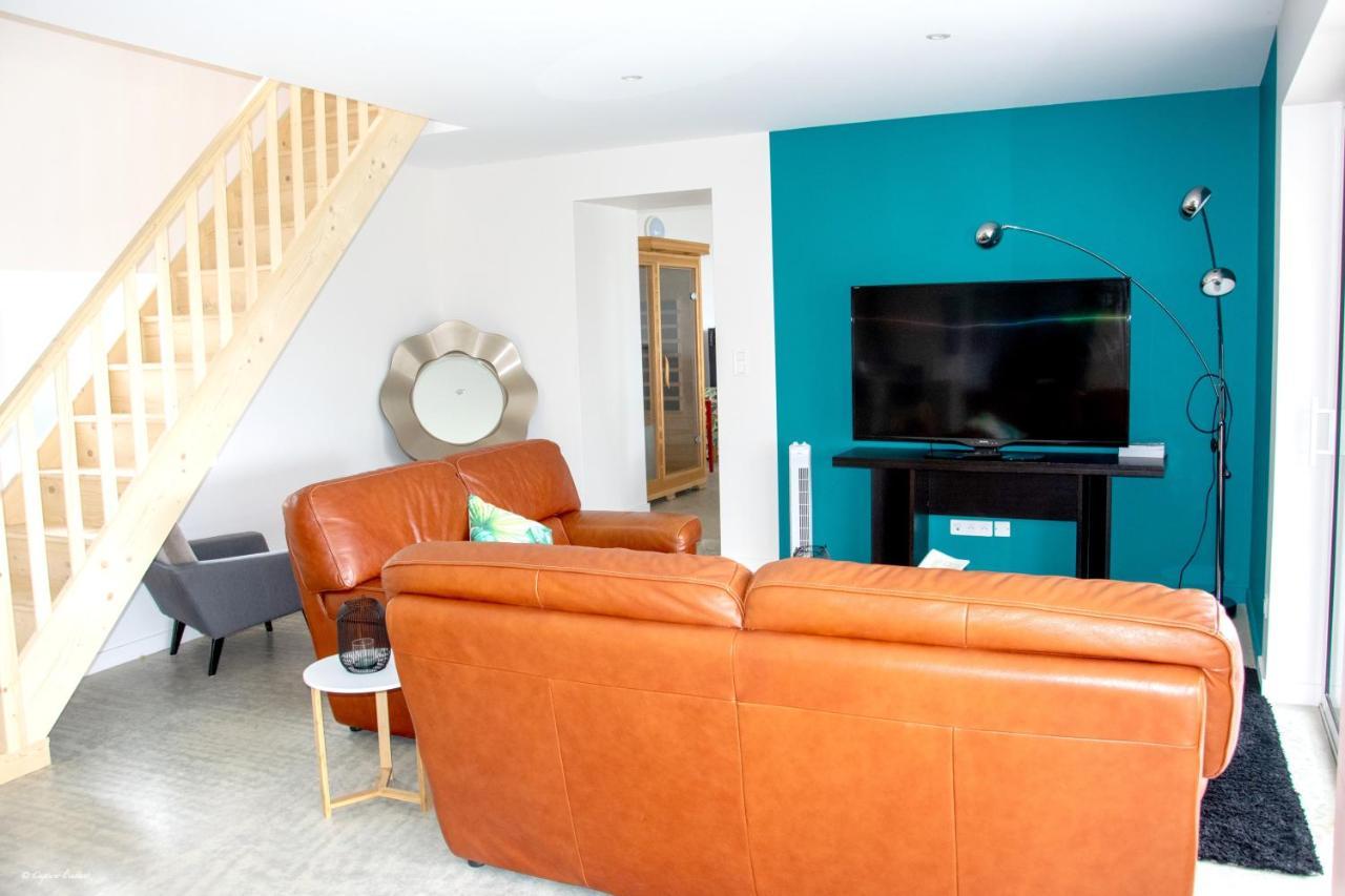 Villa de 5 chambres avec piscine interieure jardin clos et wifi a Panissieres Extérieur photo