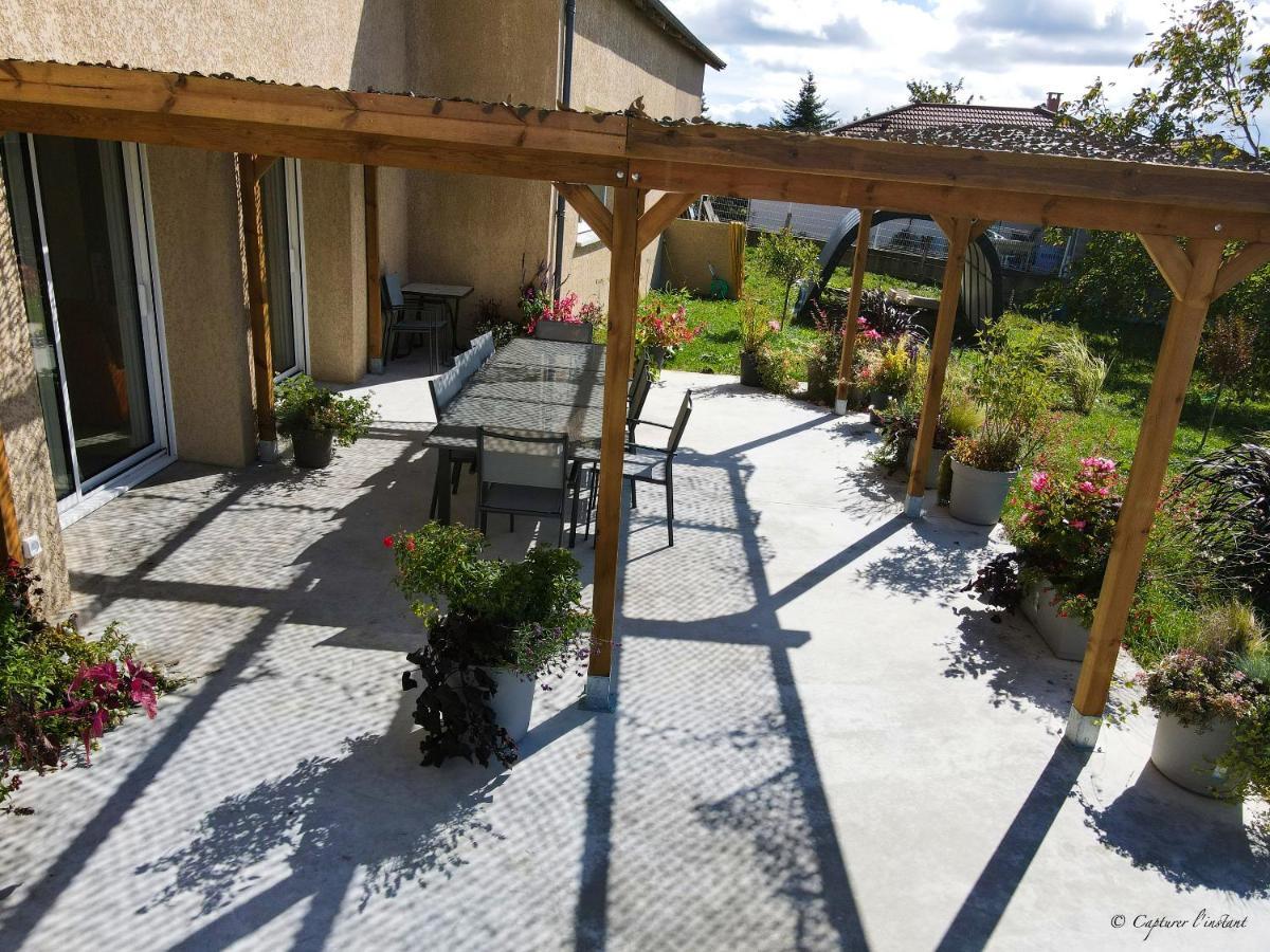 Villa de 5 chambres avec piscine interieure jardin clos et wifi a Panissieres Extérieur photo
